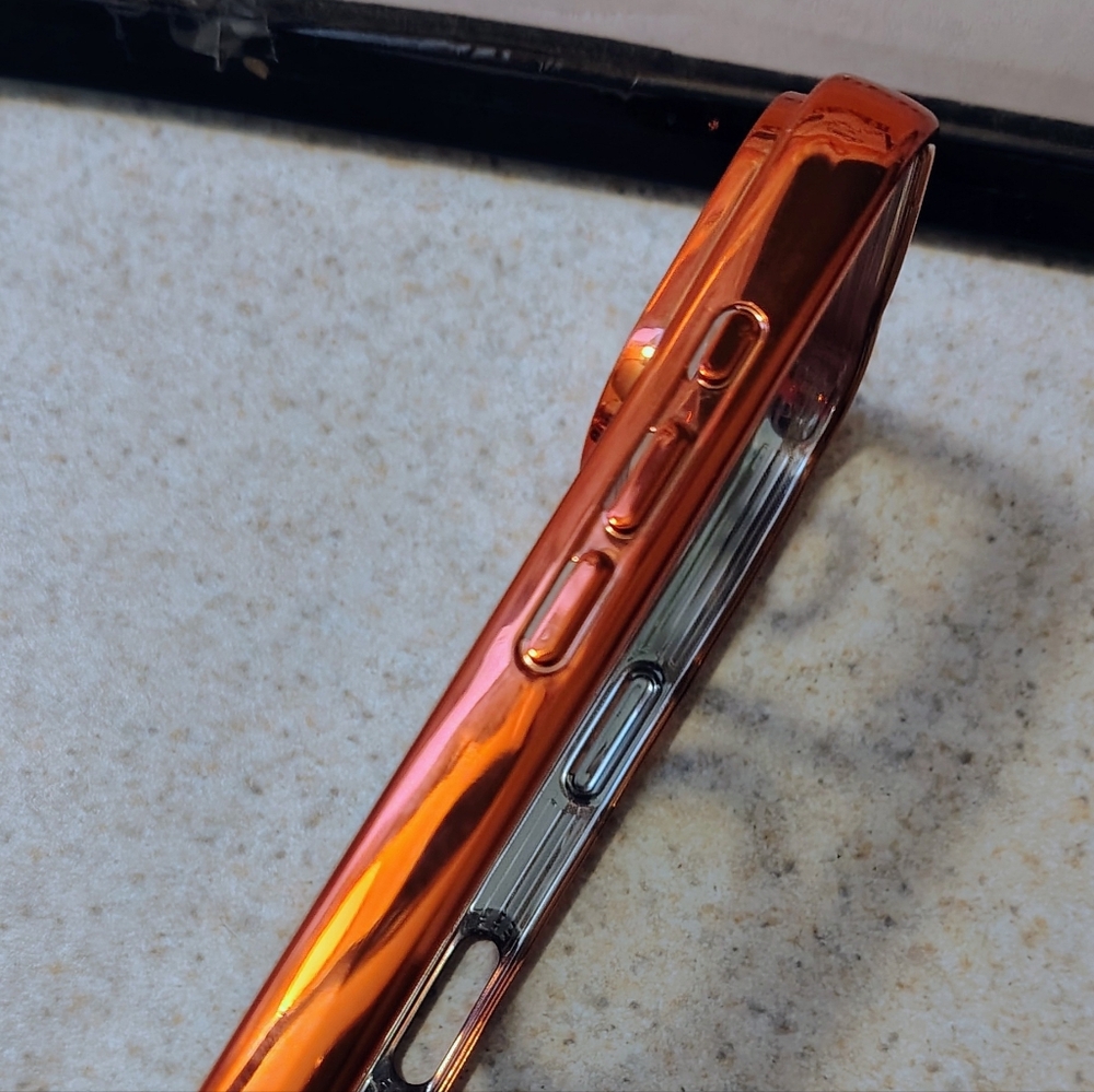 iPhone 17 Pro Magnetic Case - Picture 4 of 6